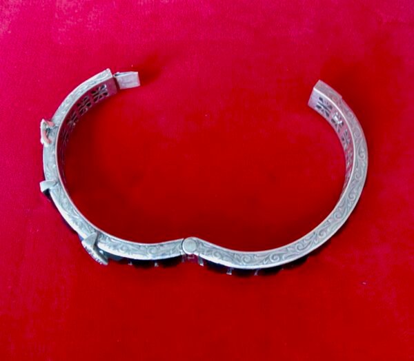 Antique Deco Sterling Silver Hinged Buckle  Bangle Bracelet With Faceted Square Black Paste Stones & Clear Paste Stones - Image 5
