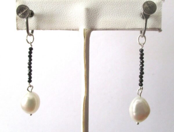 Pair of Vintage Screw Back Earrings With Cultured Pearls & Micro Black Spinels - Image 5