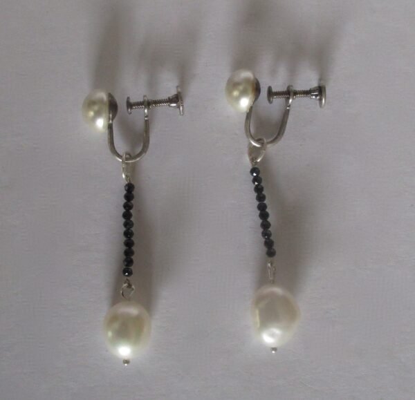 Pair of Vintage Screw Back Earrings With Cultured Pearls & Micro Black Spinels - Image 3