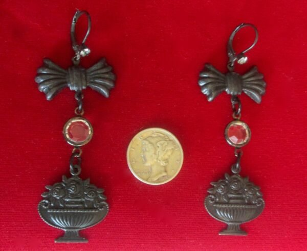 Pair of Black Victorian-Inspired bronze and Crystal Earrings/Boho/Hippie/Gothic/Steampunk - Image 3