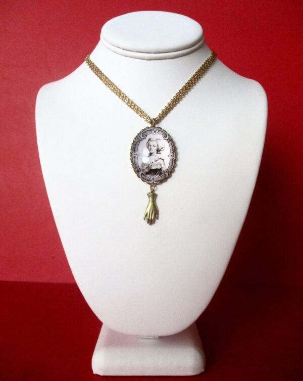 Vintage Madame Pompadour Cameo Necklace in Brass/Boho/Shabby Chic