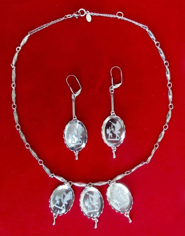 Vintage Jewelry Set:  Light Grey Reverse-Etched (Intaglios) Glass Pendant Necklace With Matching Earrings - Image 4