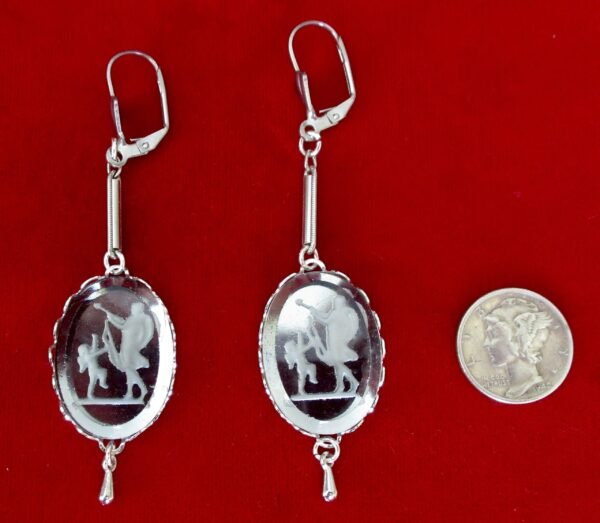 Vintage Jewelry Set:  Light Grey Reverse-Etched (Intaglios) Glass Pendant Necklace With Matching Earrings - Image 6