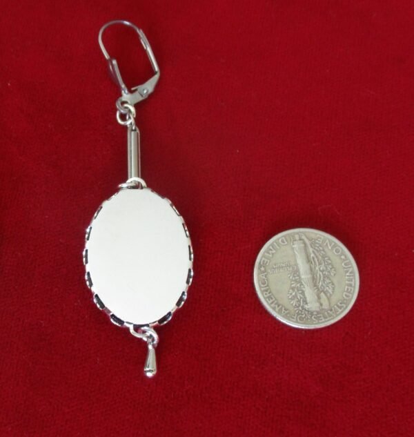 Vintage Jewelry Set:  Light Grey Reverse-Etched (Intaglios) Glass Pendant Necklace With Matching Earrings - Image 7