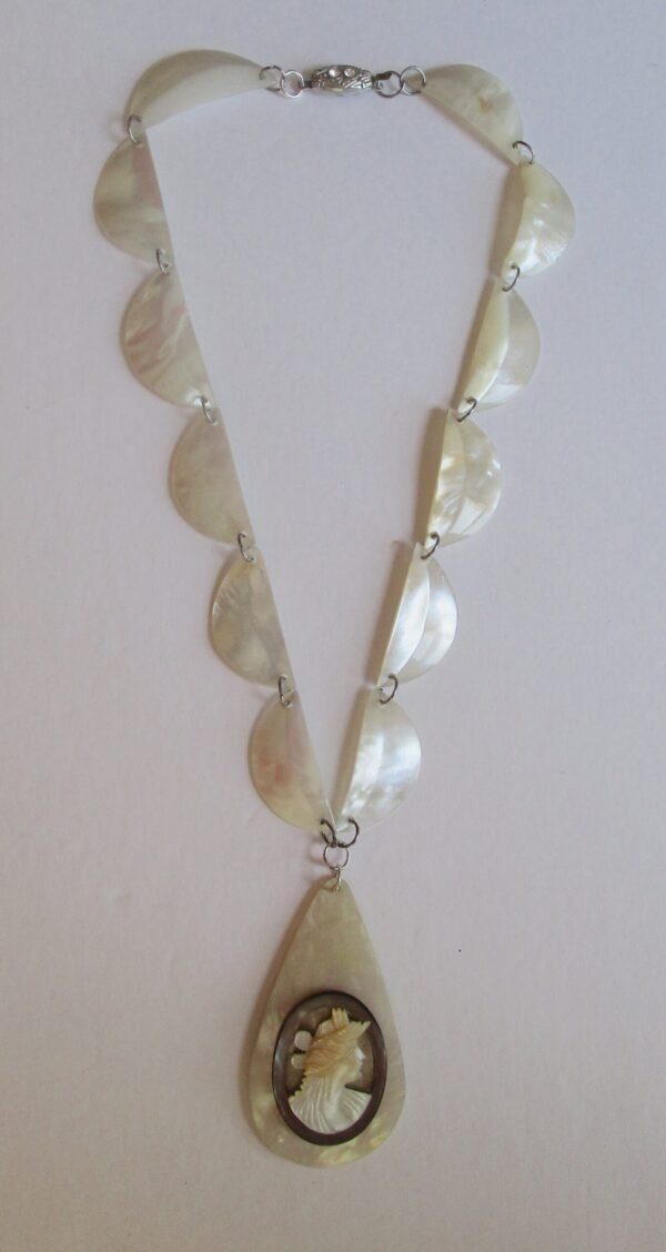 Vintage Mother-of-Pearl Cameo Choker Necklace/Boho/Shabby Chic/Wedding - Image 3
