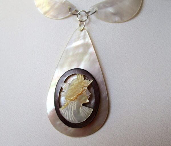Vintage Mother-of-Pearl Cameo Choker Necklace/Boho/Shabby Chic/Wedding - Image 4