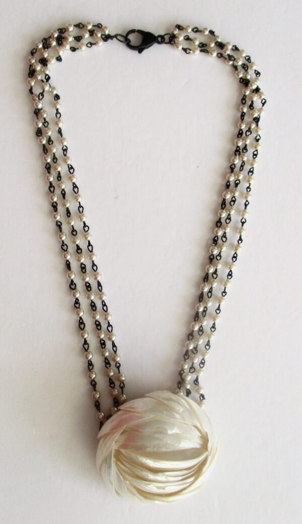 Vintage Mother-of-Pearl Peony Necklace/Boho/Shabby Chic/Wedding - Image 3