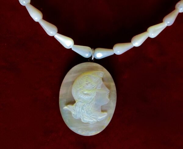 Vintage Mother-of-Pearl Cameo Choker/Necklace/Wedding/Boho/Shabby Chic