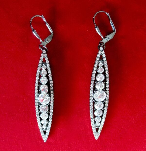 Pair of Vintage Crystal Rhinestone Earrings/Boho/Shabby Chic - Image 5