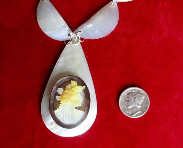 Vintage Mother-of-Pearl Cameo Choker Necklace/Boho/Shabby Chic/Wedding - Image 5