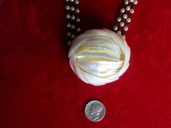 Vintage Mother-of-Pearl Peony Necklace/Boho/Shabby Chic/Wedding - Image 4