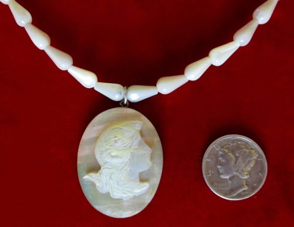 Vintage Mother-of-Pearl Cameo Choker/Necklace/Wedding/Boho/Shabby Chic - Image 4