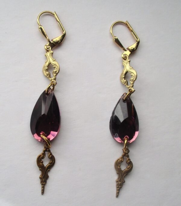 Vintage Jewelry Set:  Foiled Amethyst Glass Necklace With Matching Earrings - Image 4