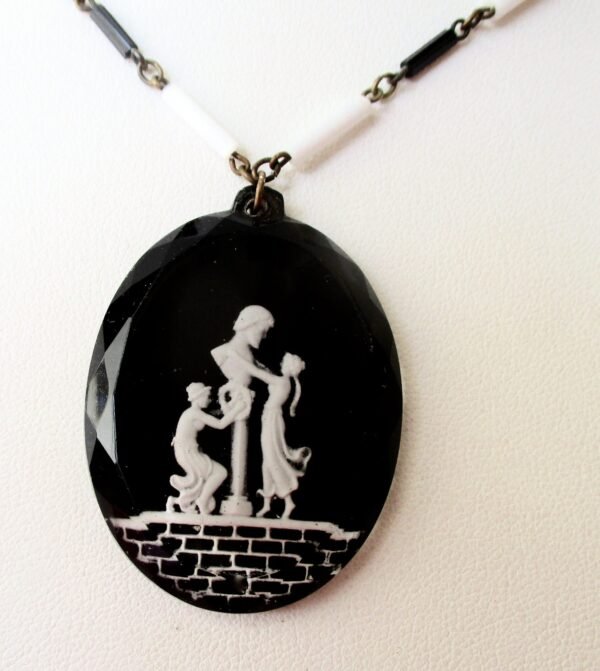 Antique Art-Deco Reverse-Etched Glass Cameo Pendant  Necklace/Boho/Shabby Chic