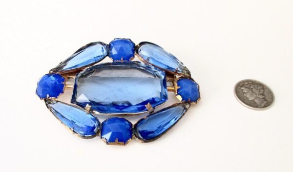 Vintage Large Clear & Opaque Blue Crystal Brooch Set in Brass from the 1940's - Image 2