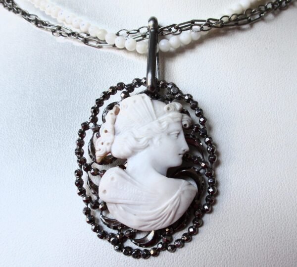 Antique Mother of Pearl and Shell Cameo Choker/Necklace/Pin/Wedding/Boho/Hippie - Image 4