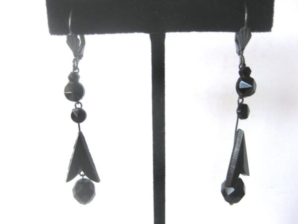Pair of Victorian Black Vauxhall Glass Earrings - Image 3