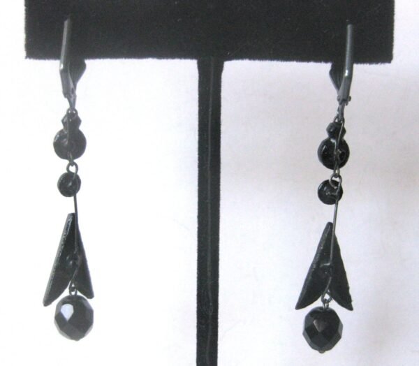 Pair of Victorian Black Vauxhall Glass Earrings - Image 4