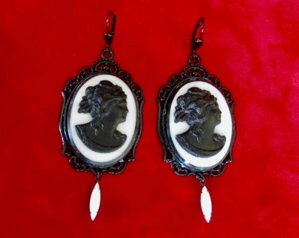 Pair of Vintage Black & White Glass Cameo Earrings - Image 4